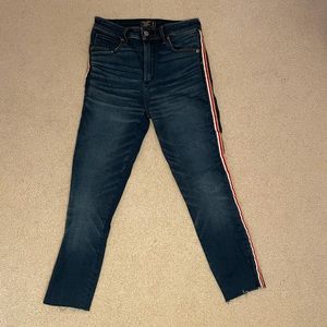 NWOT Abercrombie High Waisted Cropped Jeans